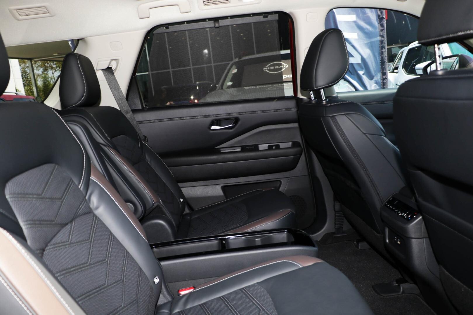 2023 Nissan Pathfinder image