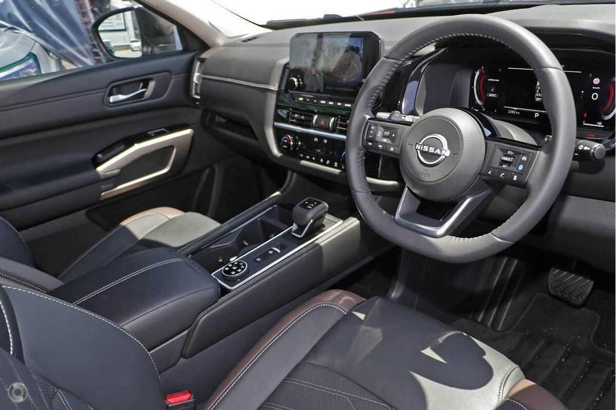 2023 Nissan Pathfinder image