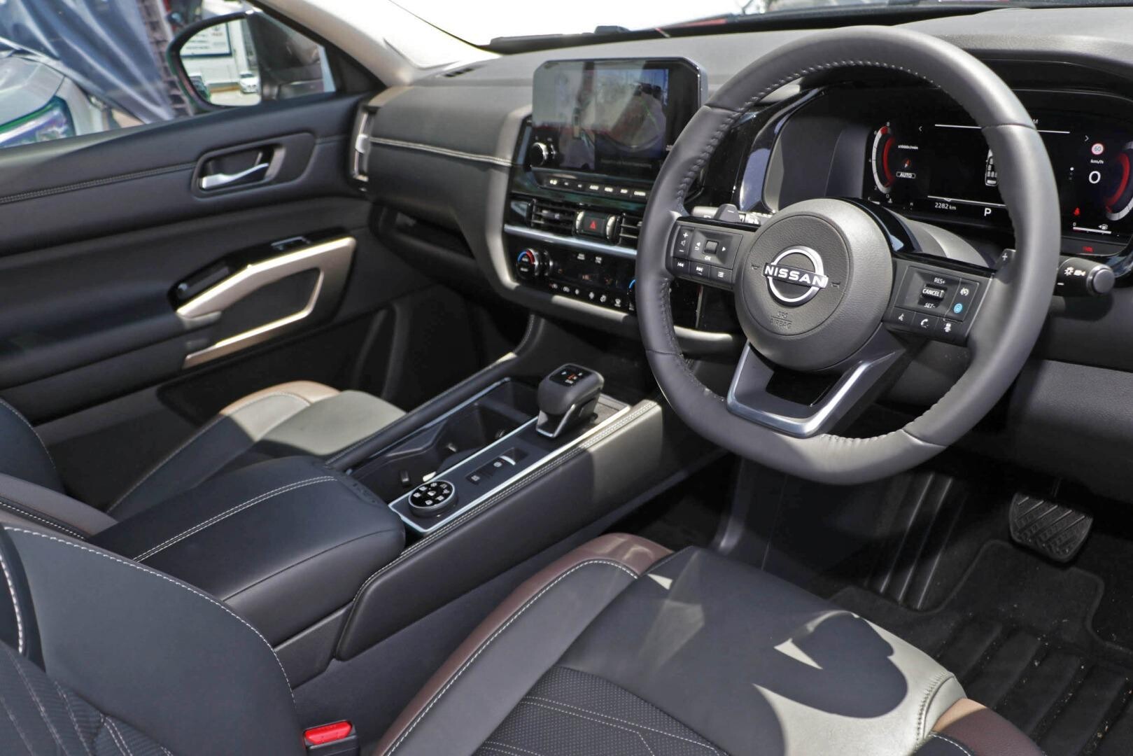 2023 Nissan Pathfinder image