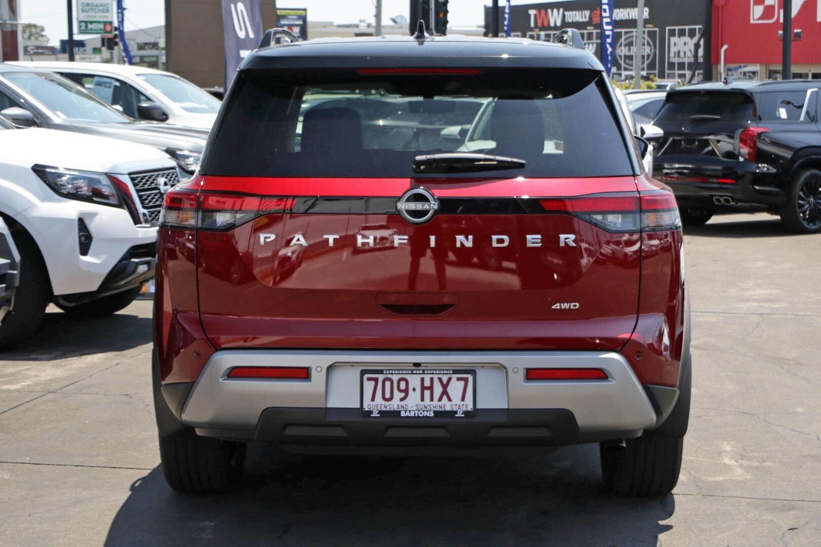 2023 Nissan Pathfinder image