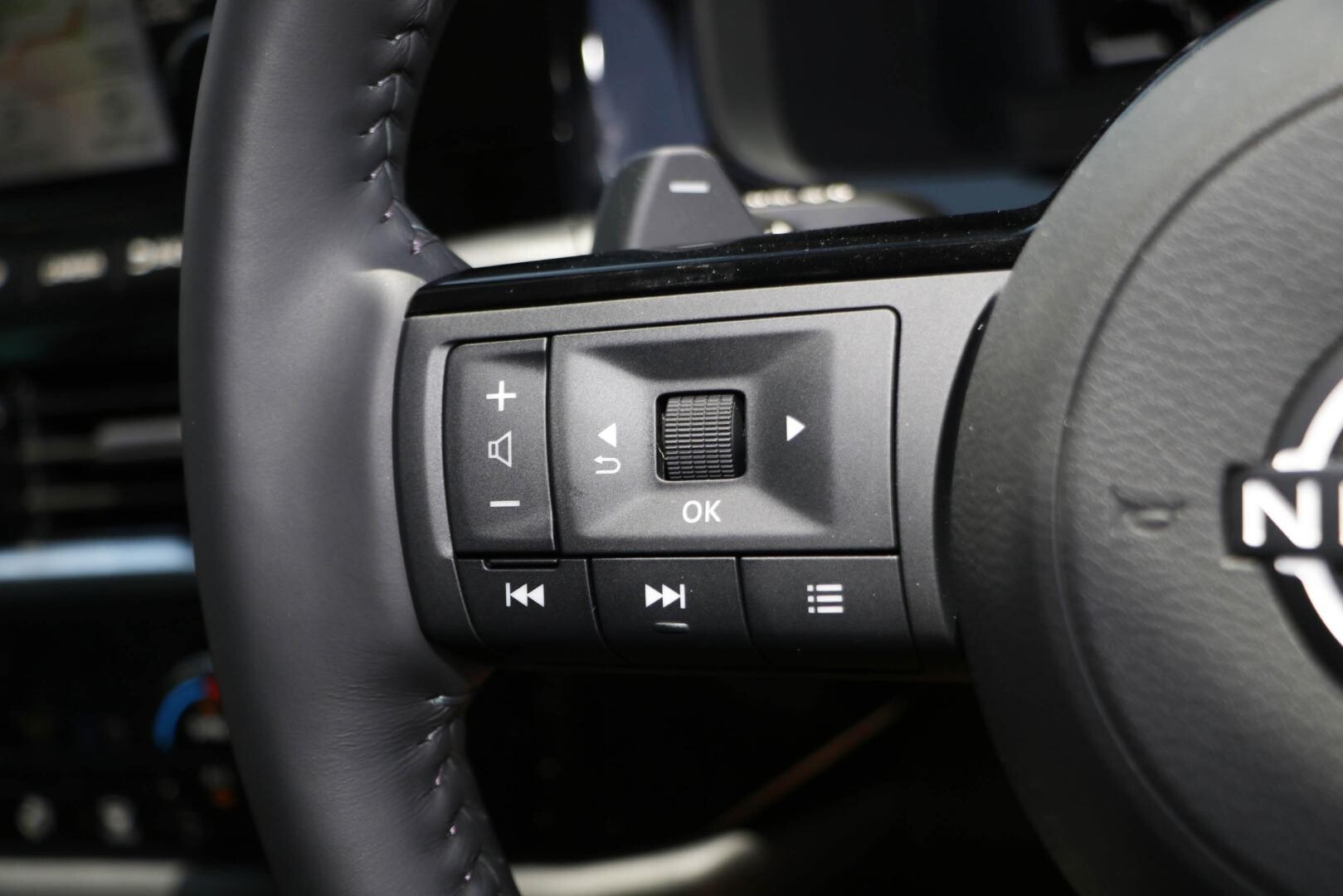 2023 Nissan Pathfinder image