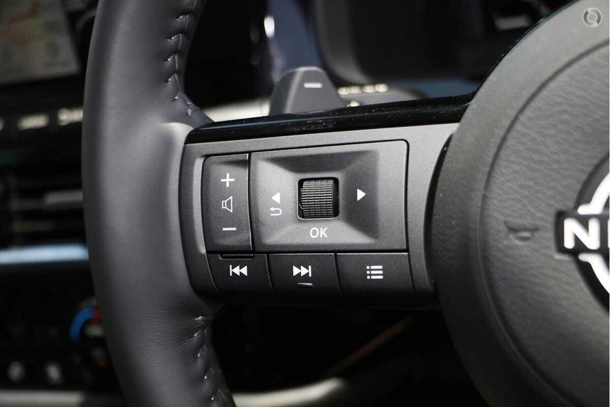 2023 Nissan Pathfinder image