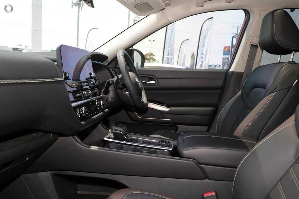 2023 Nissan Pathfinder image