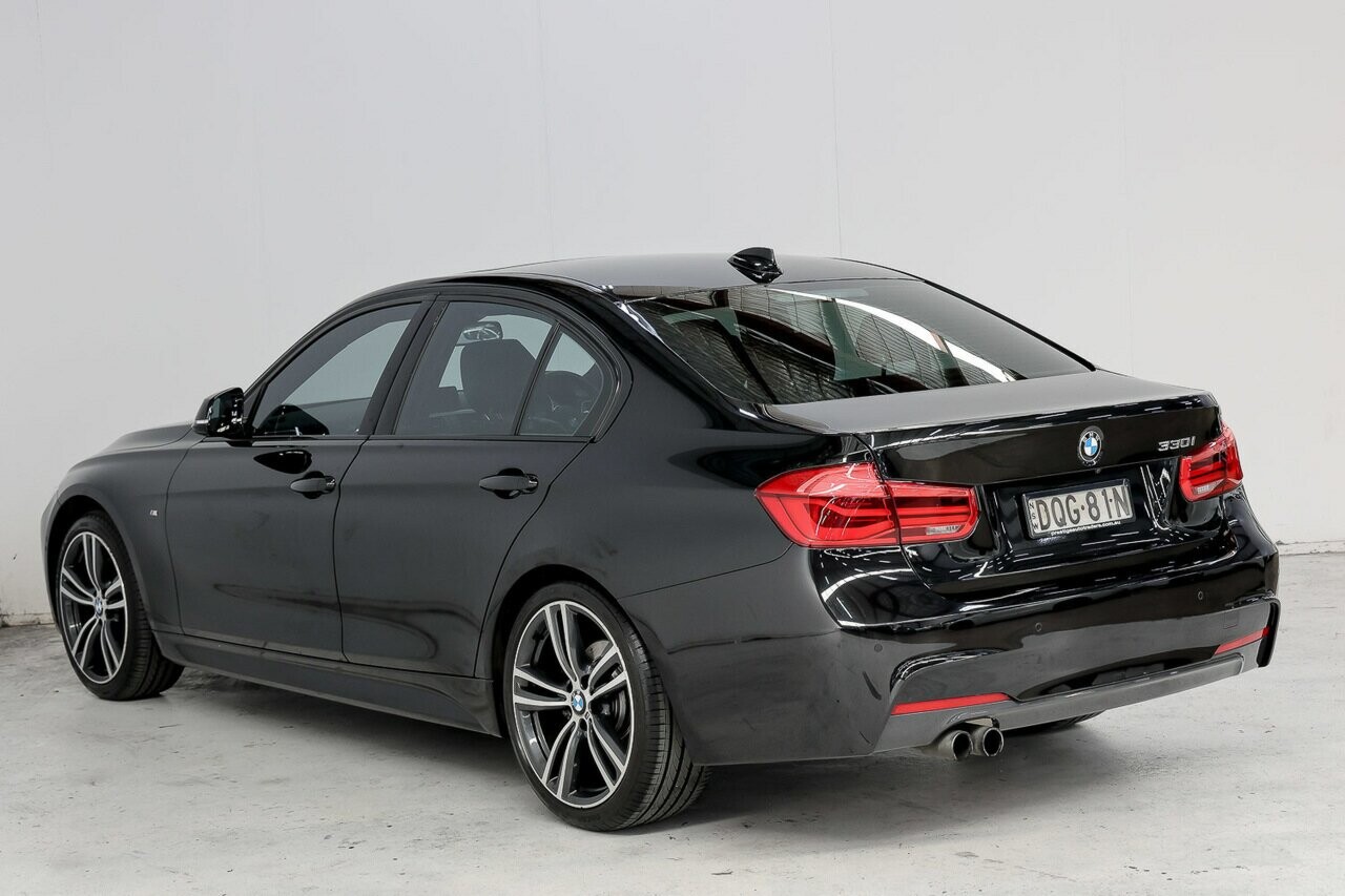 2017 BMW 3 series image