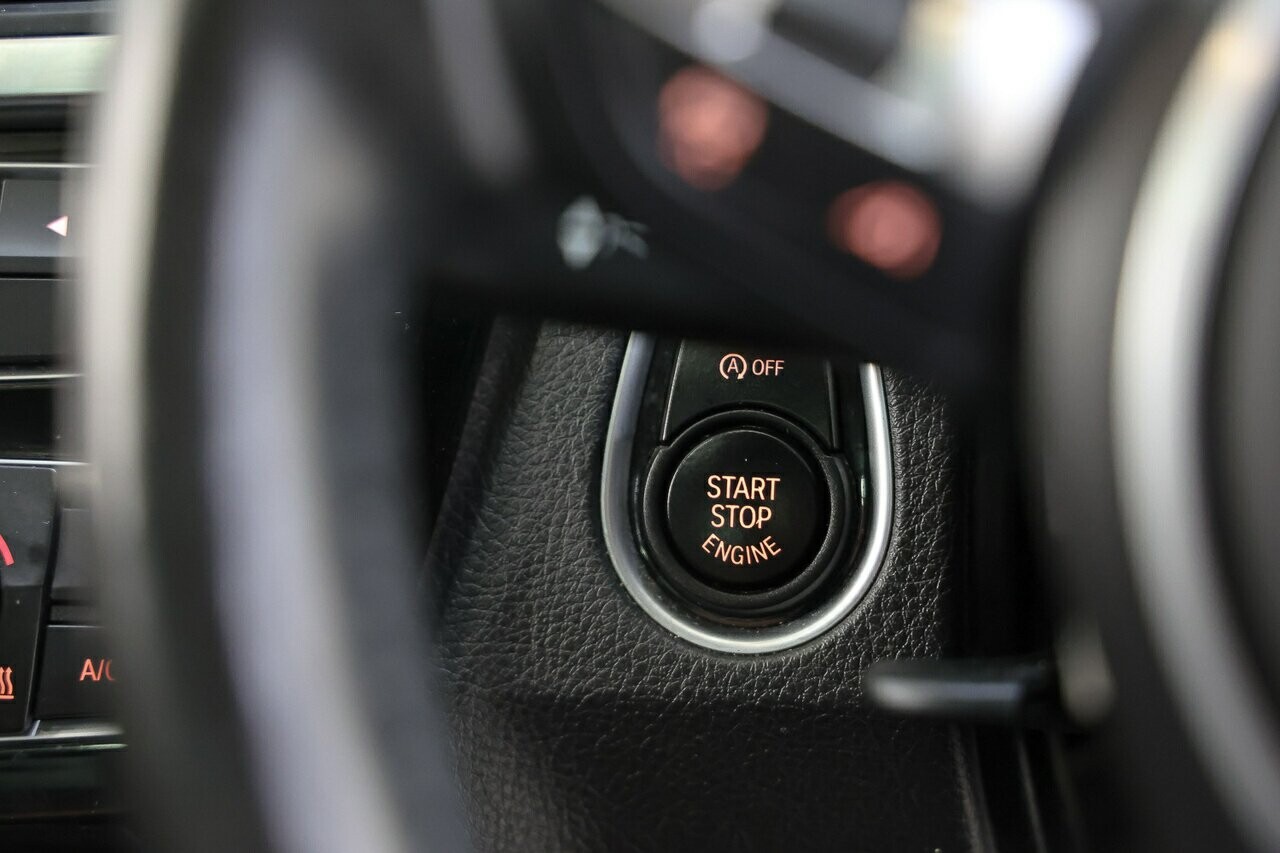 2017 BMW 3 series image