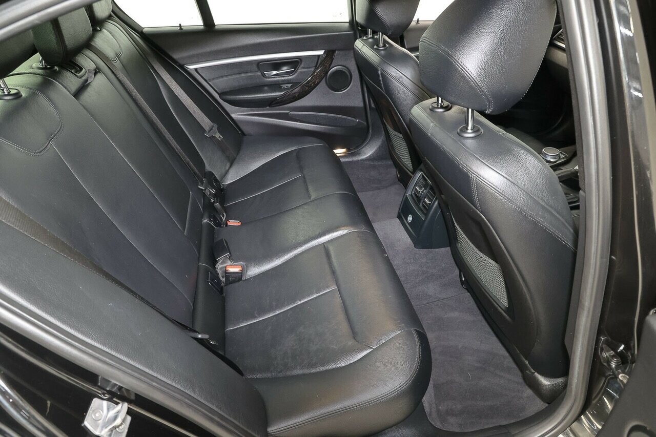 2017 BMW 3 series image