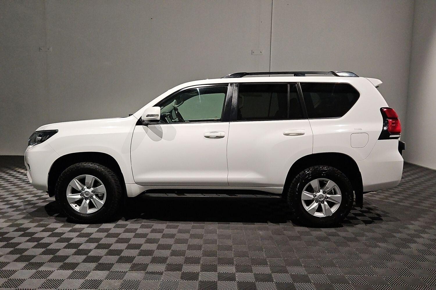2021 Toyota Landcruiser Prado image