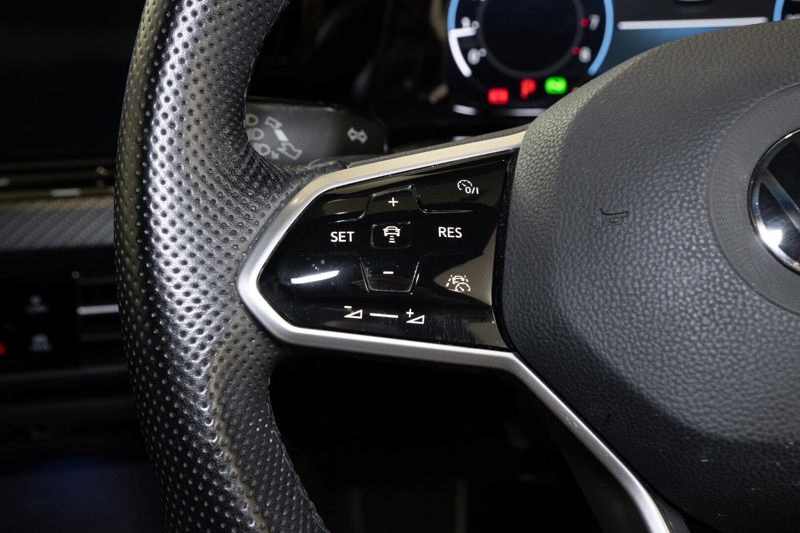 2021 Volkswagen Golf image