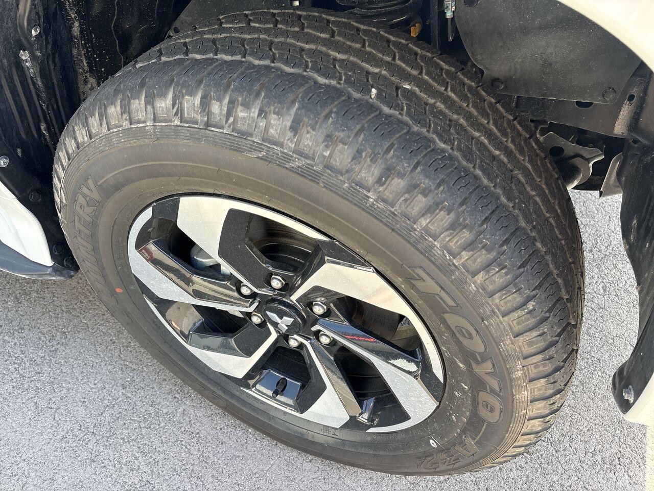 2025 Mitsubishi Outlander image