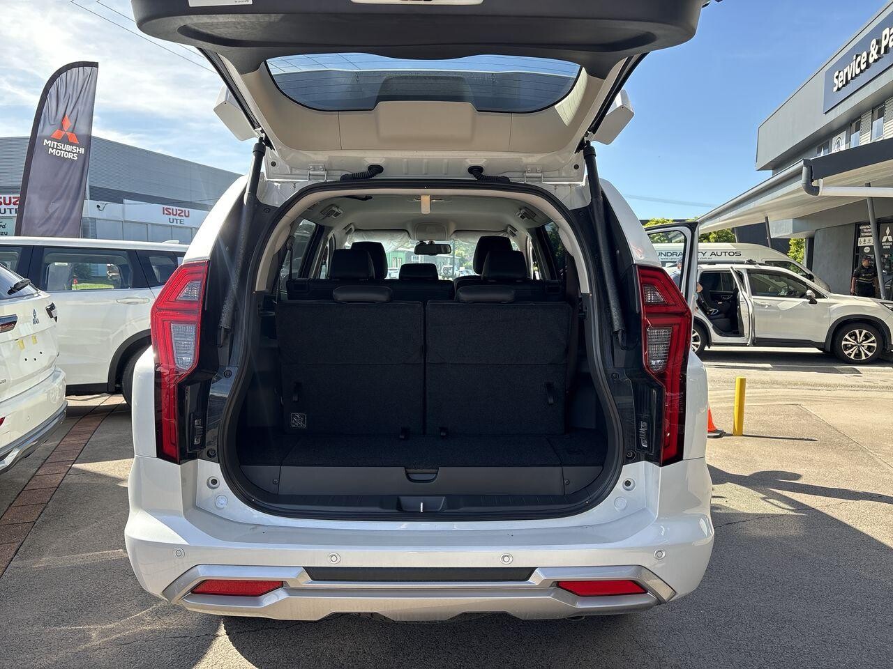 2025 Mitsubishi Outlander image