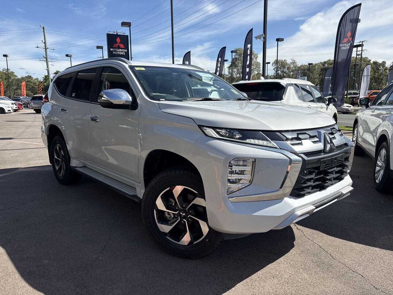 2025 Mitsubishi Outlander image