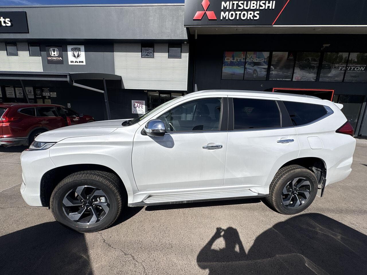 2025 Mitsubishi Outlander image