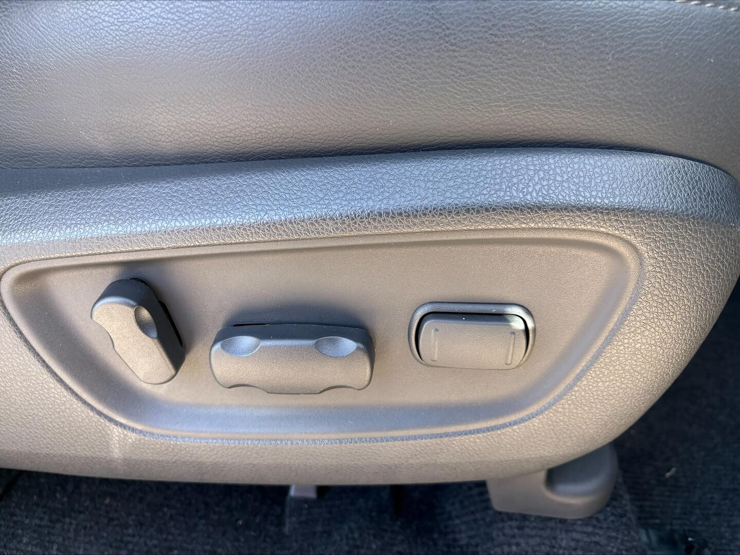 2025 Mitsubishi Outlander image