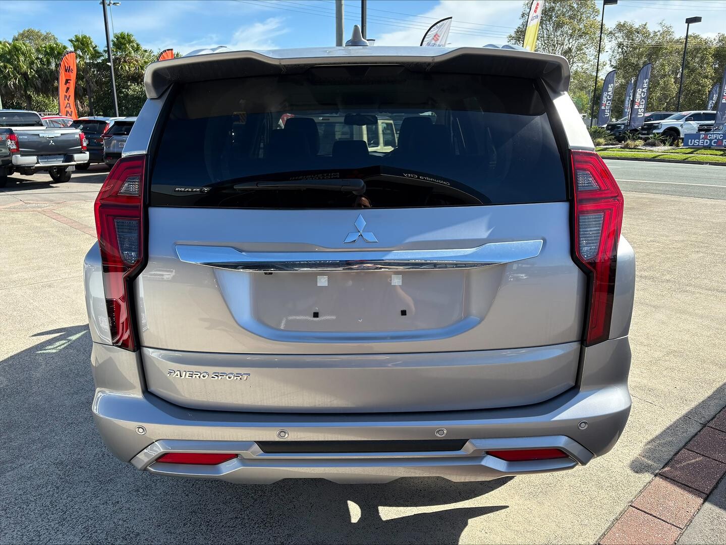 2025 Mitsubishi Outlander image