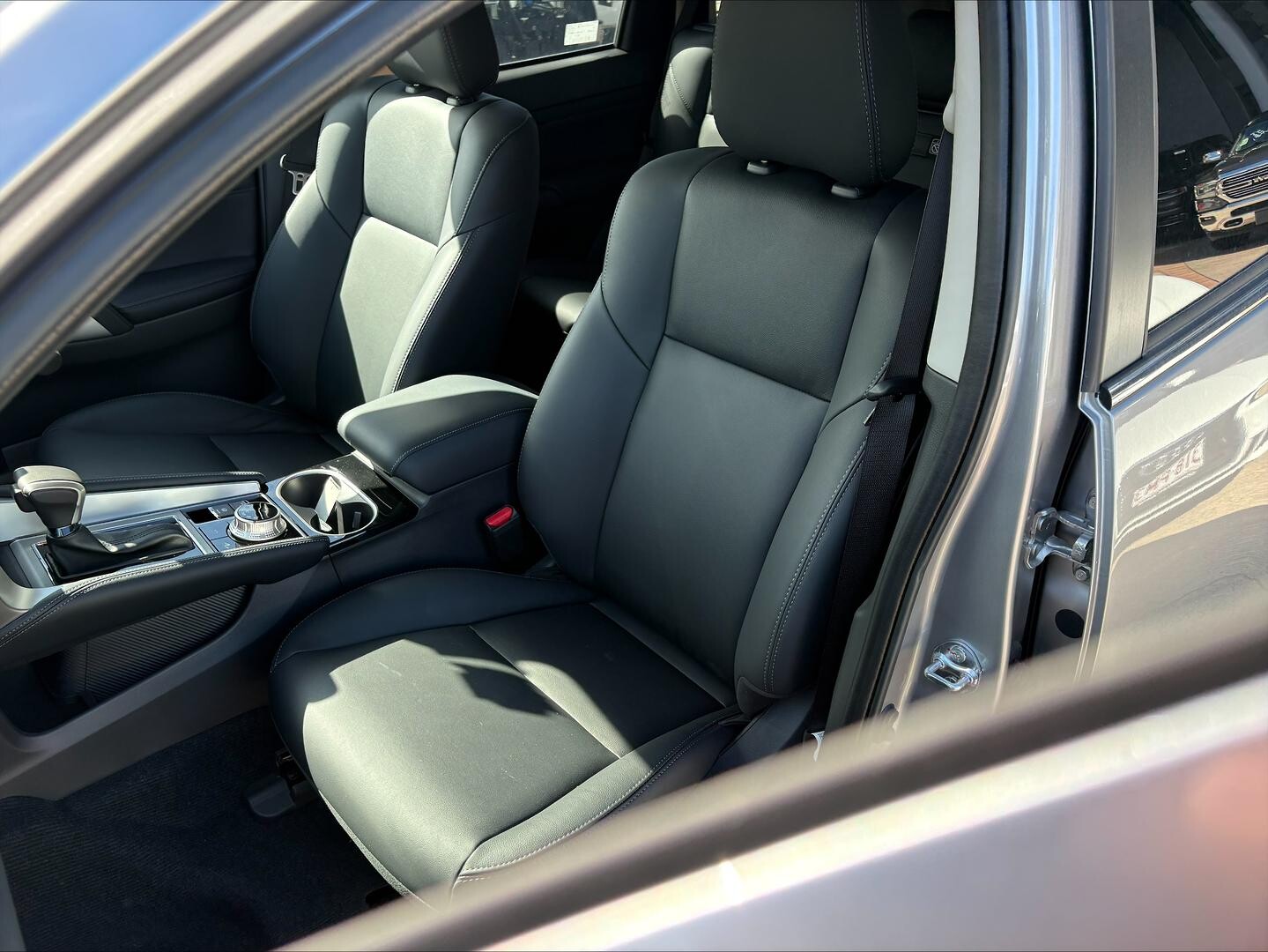 2025 Mitsubishi Outlander image