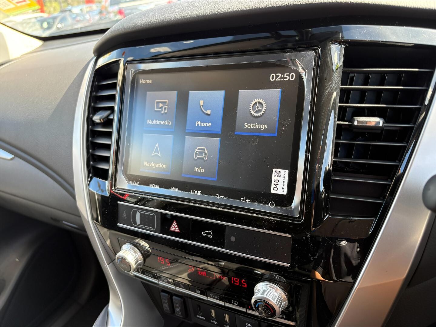 2025 Mitsubishi Outlander image