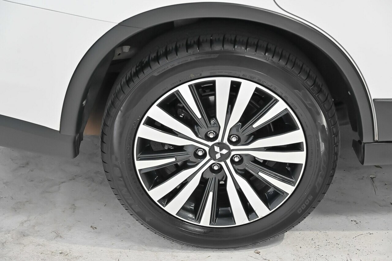 2018 Mitsubishi Outlander image