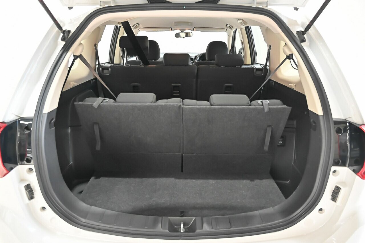 2018 Mitsubishi Outlander image