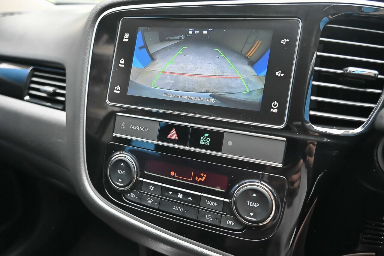2018 Mitsubishi Outlander image