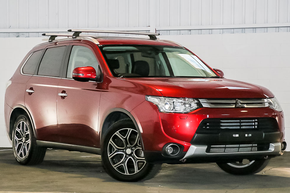 2014 Mitsubishi Outlander image
