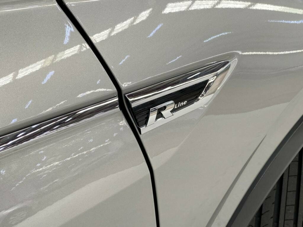2018 Volkswagen Tiguan image