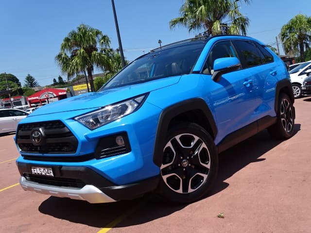 2019 Toyota RAV4 image