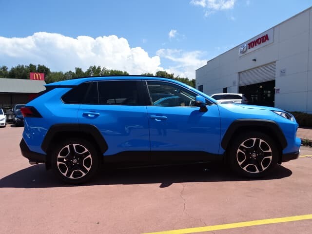 2019 Toyota RAV4 image