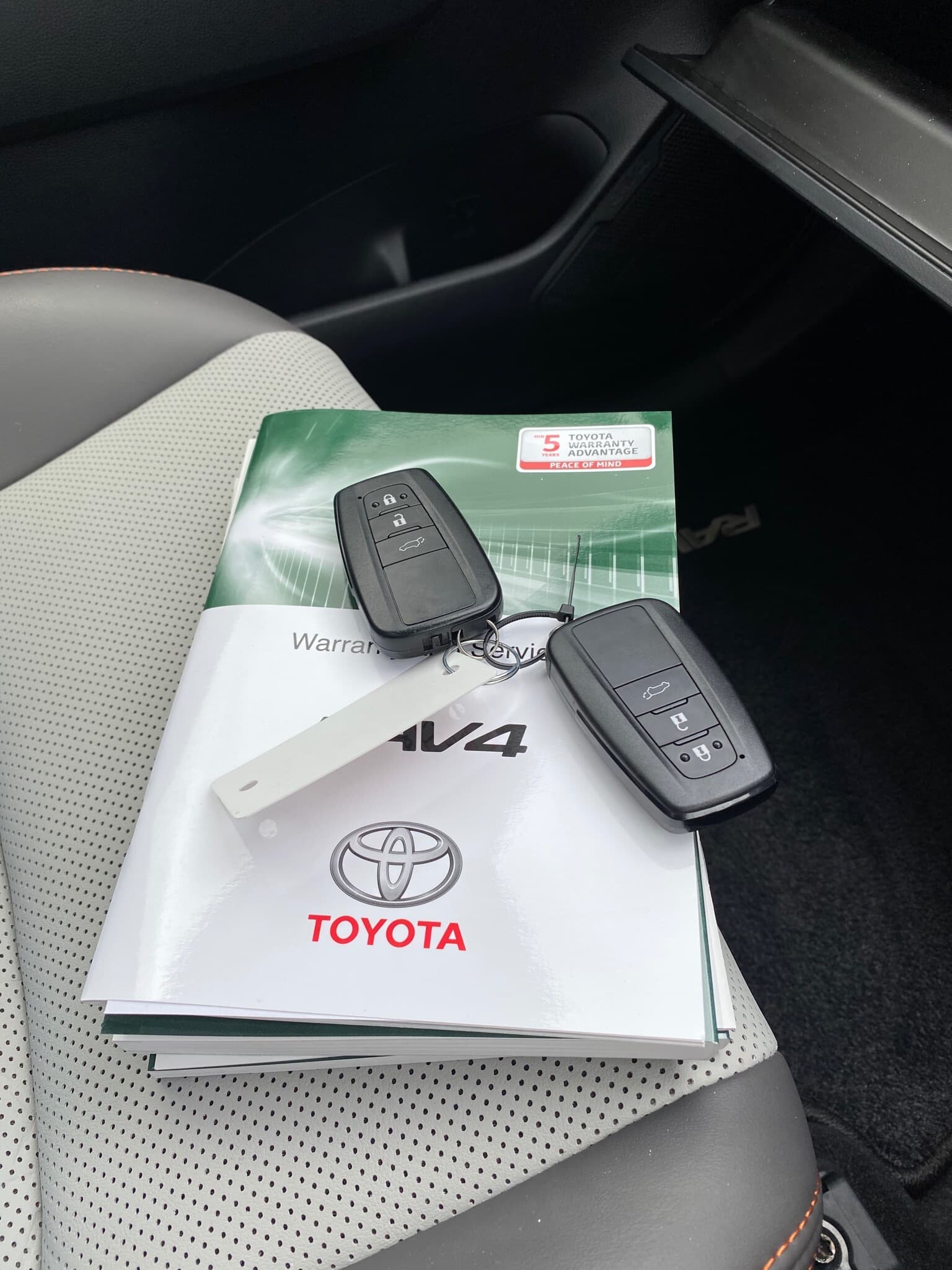 2019 Toyota RAV4 image