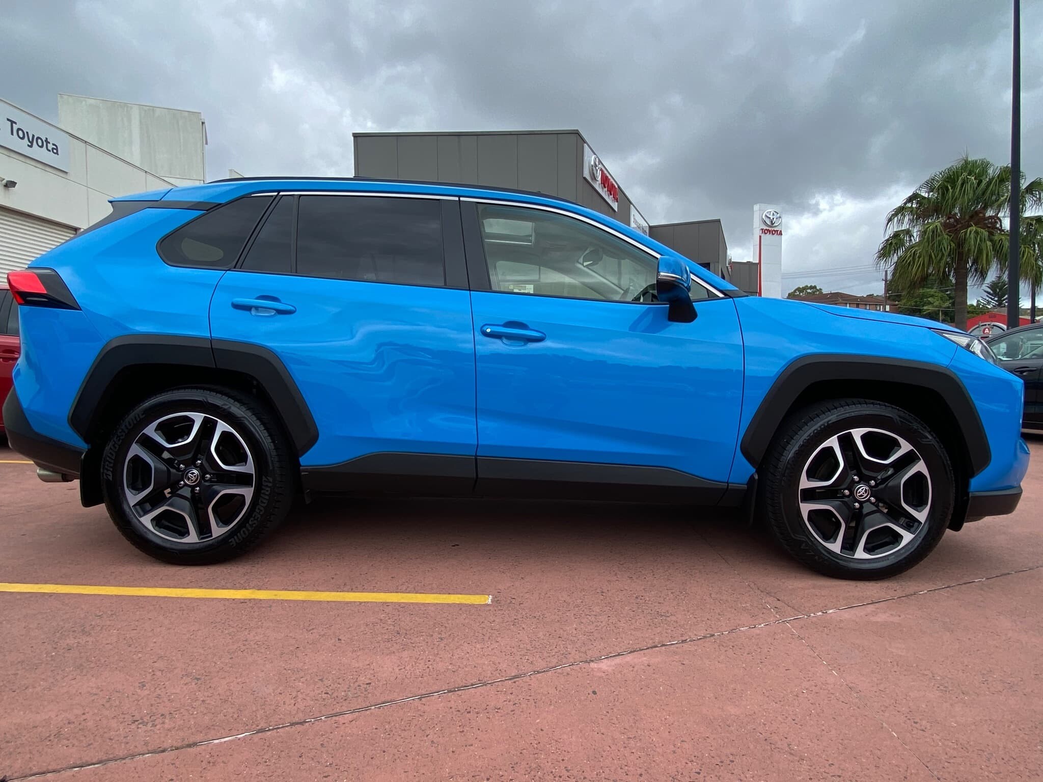 2019 Toyota RAV4 image