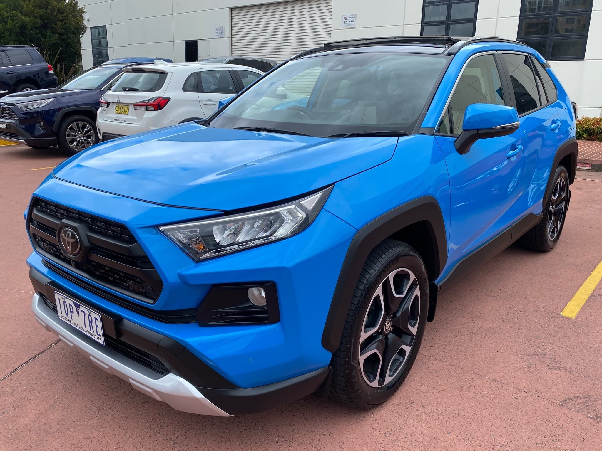 2019 Toyota RAV4 image