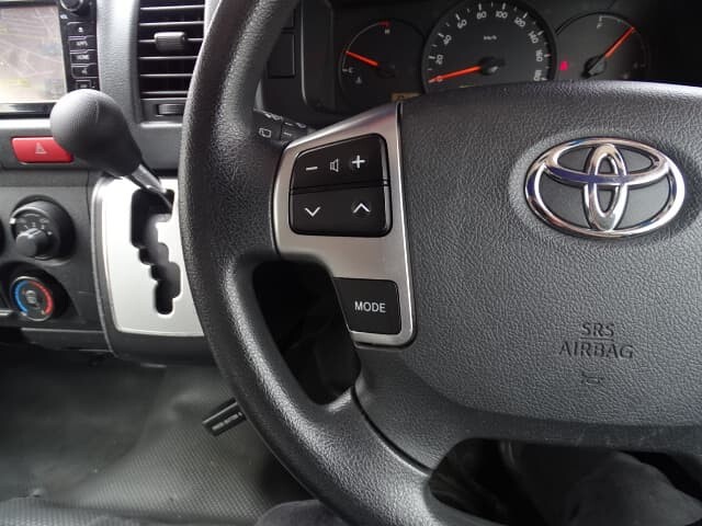 2017 Toyota Hiace image