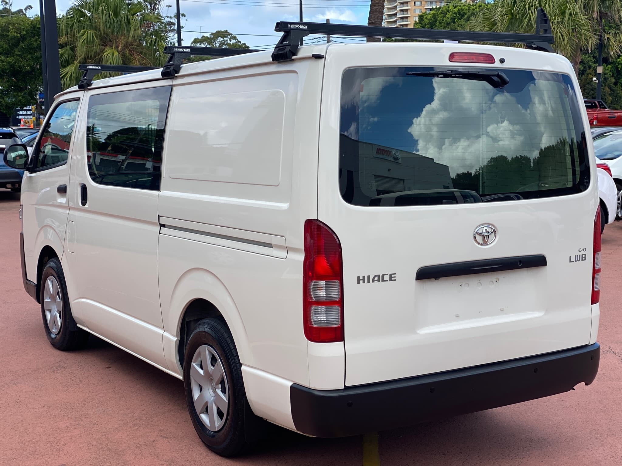 2017 Toyota Hiace image