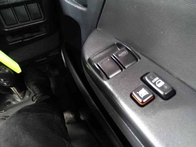 2017 Toyota Hiace image