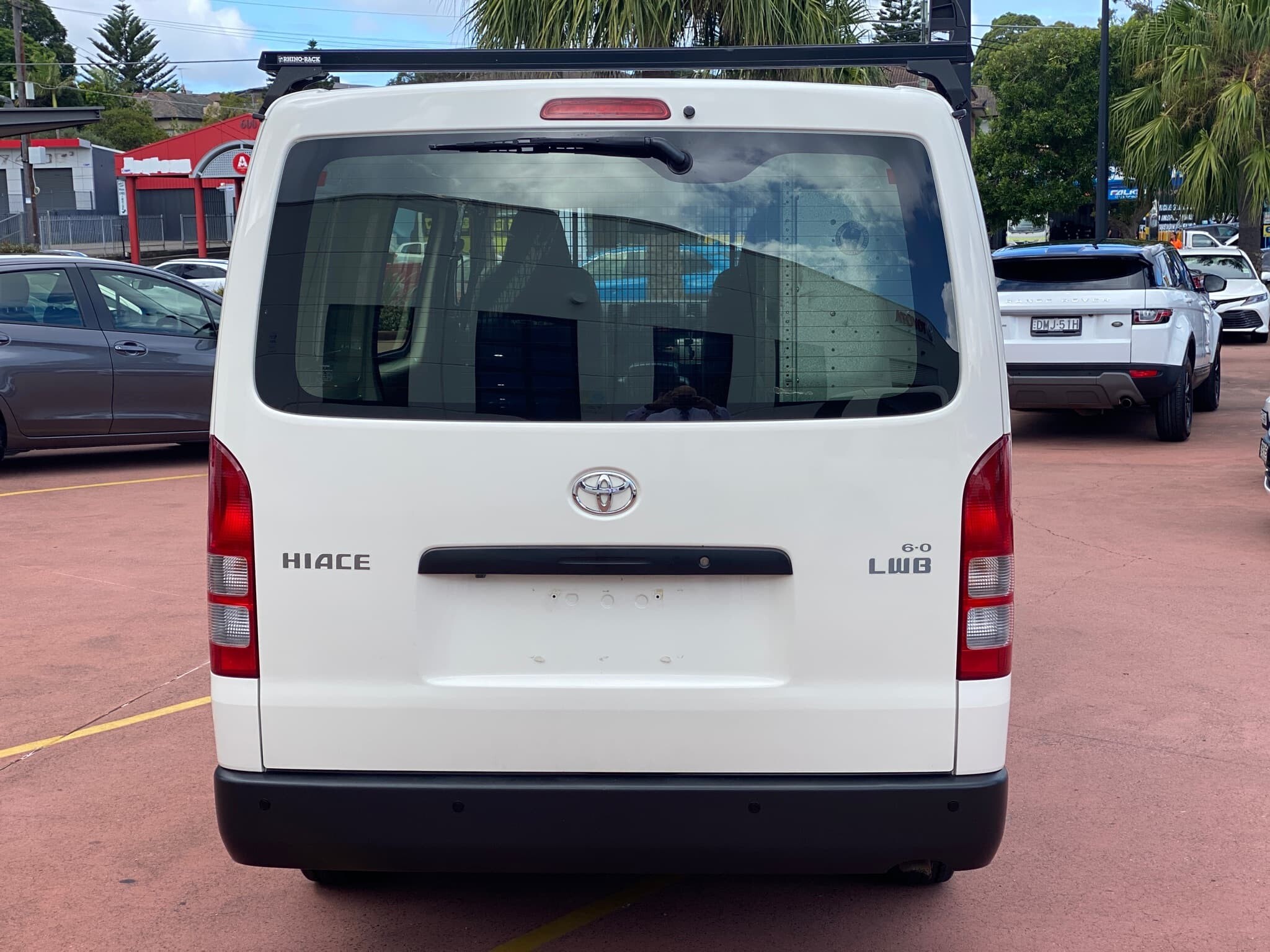 2017 Toyota Hiace image