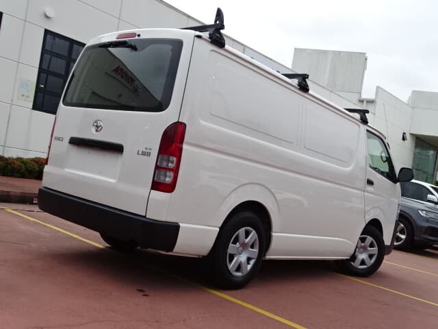 2017 Toyota Hiace image