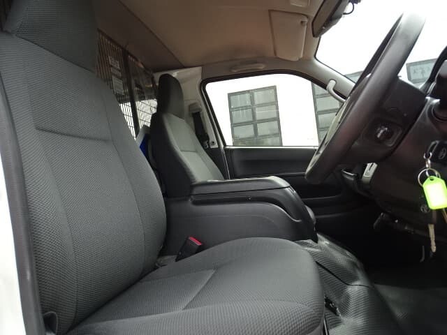 2017 Toyota Hiace image