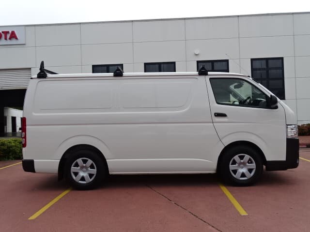 2017 Toyota Hiace image