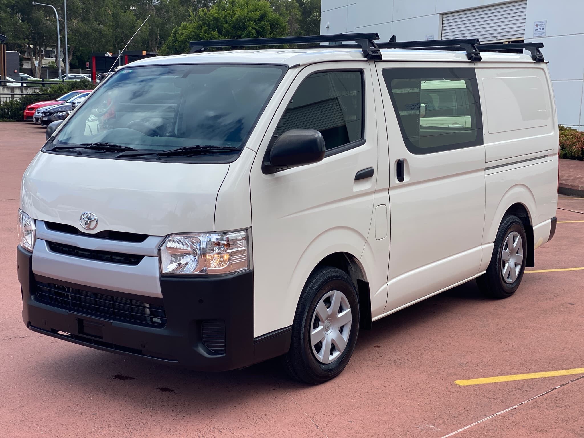 2017 Toyota Hiace image