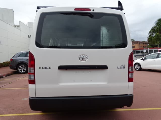 2017 Toyota Hiace image