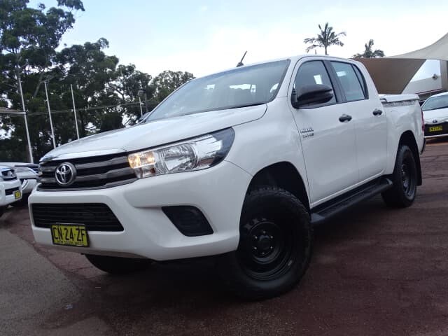 2017 Toyota Hilux image