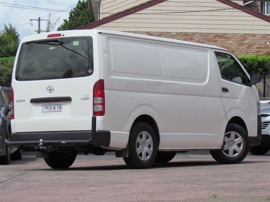 2018 Toyota Hiace image