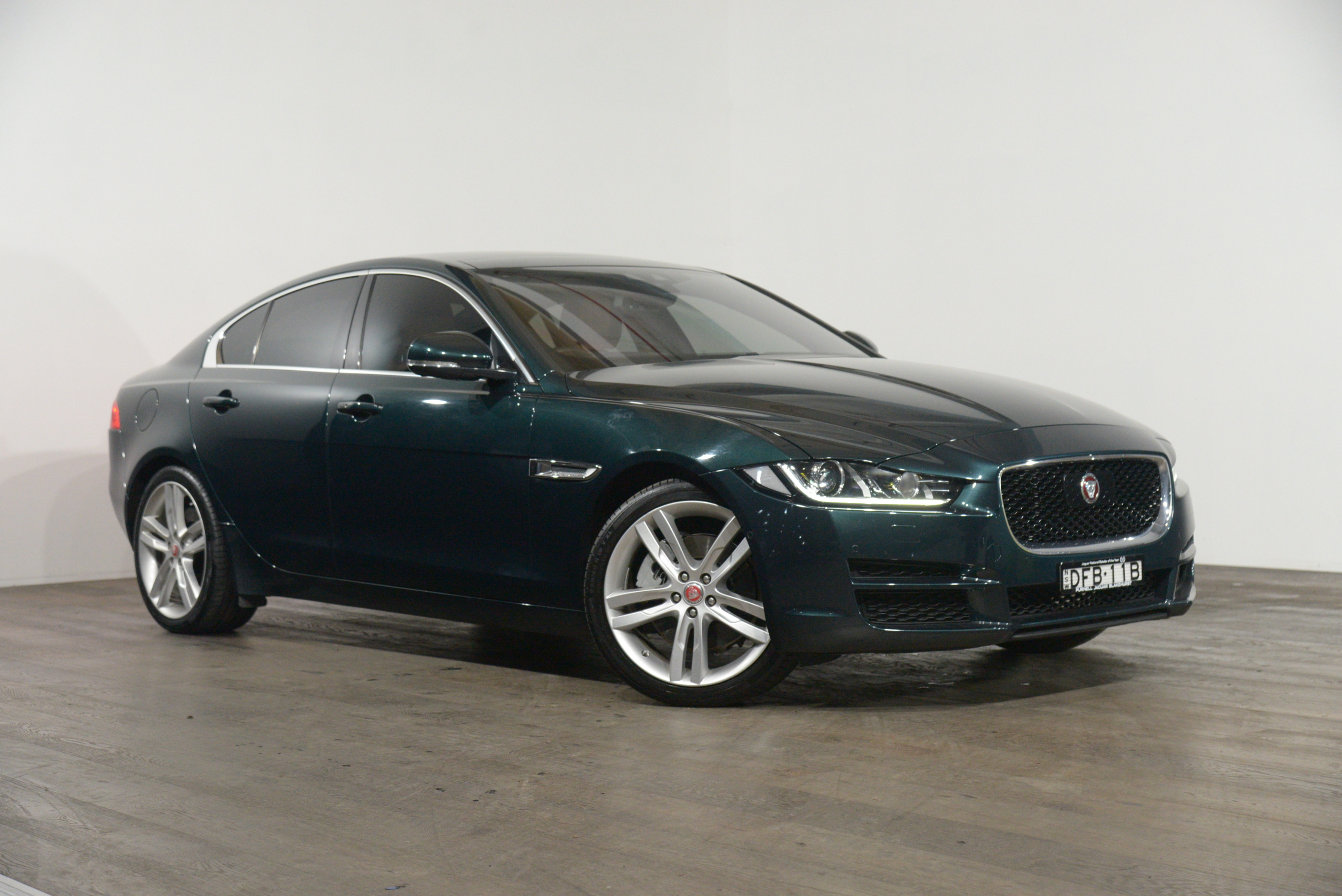 2016 Jaguar xe 25t portfolio image