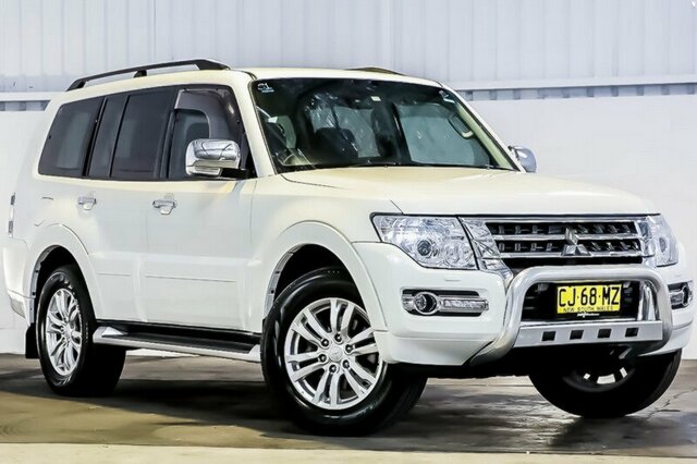 2016 Mitsubishi Pajero image