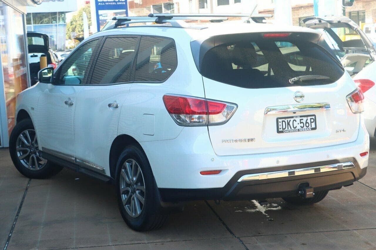 2017 Nissan Pathfinder image