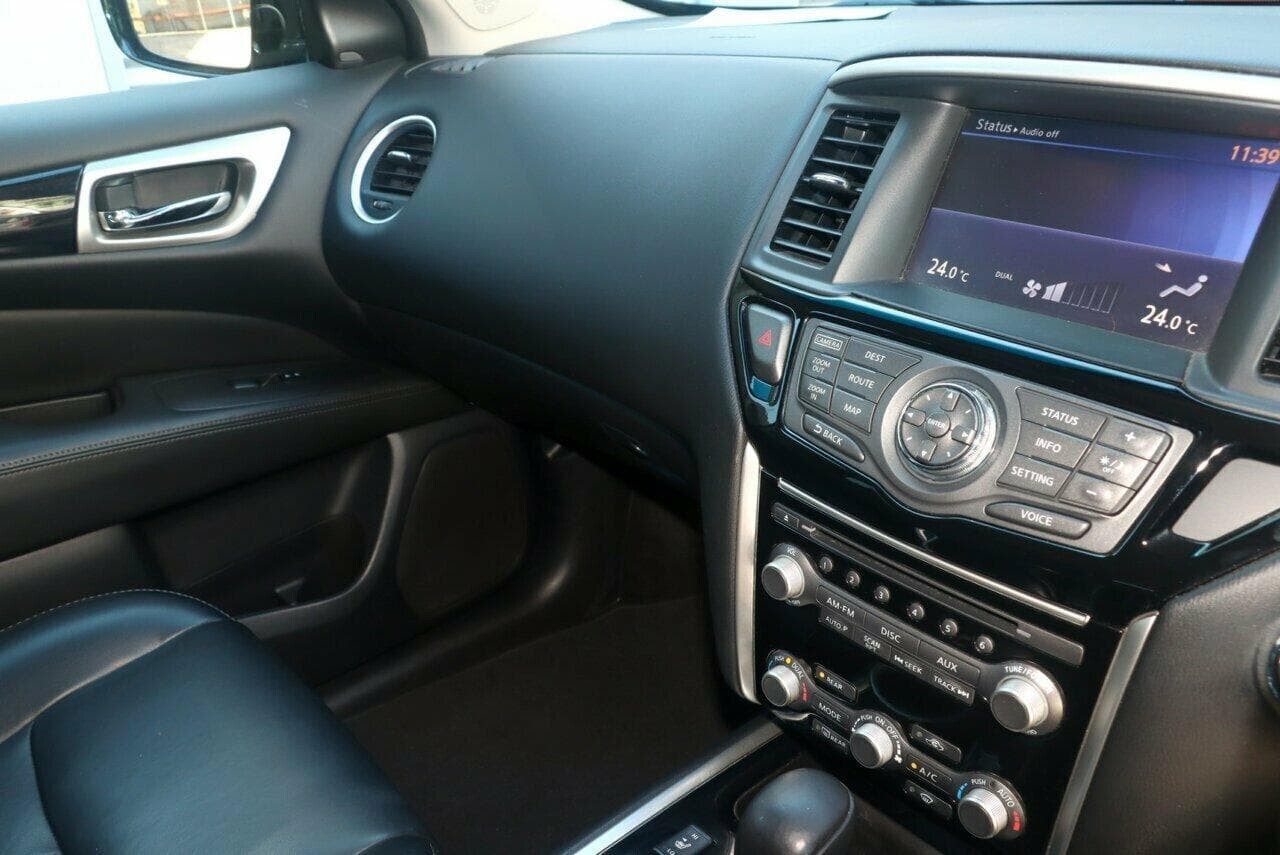 2017 Nissan Pathfinder image