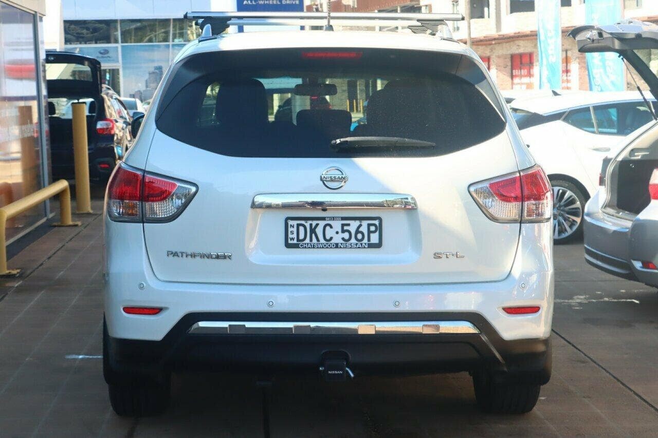 2017 Nissan Pathfinder image