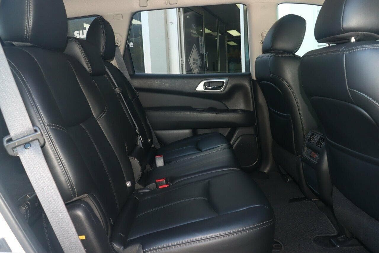 2017 Nissan Pathfinder image