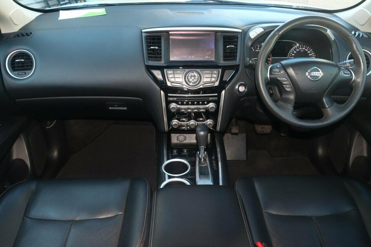 2017 Nissan Pathfinder image