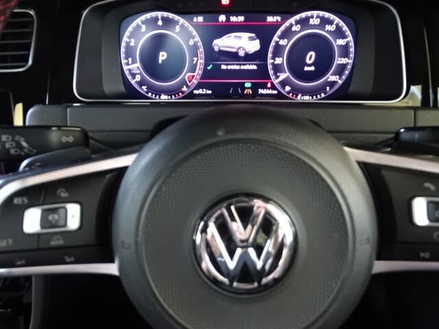 2017 Volkswagen Golf image