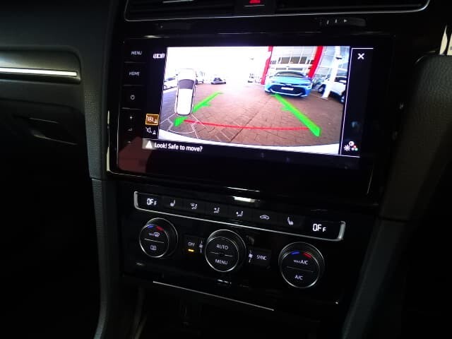 2017 Volkswagen Golf image